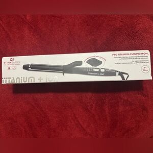NIB Olivia Garden Pro 1” Titanium + Ionic curling iron